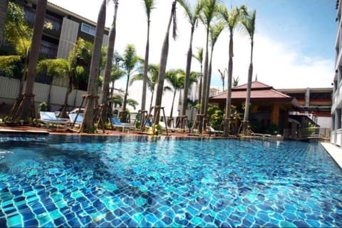 Outdoor pool, sun loungers