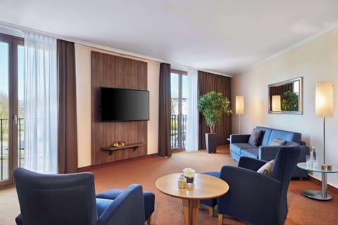 Suite, 1 Bedroom | 1 bedroom, pillowtop beds, minibar, in-room safe