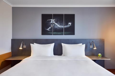 1 bedroom, hypo-allergenic bedding, pillowtop beds, minibar