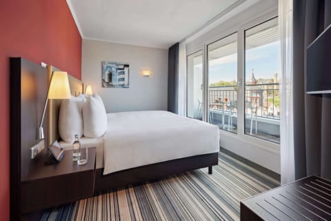 Junior Suite, 1 Double Bed | Hypo-allergenic bedding, minibar, in-room safe, individually decorated