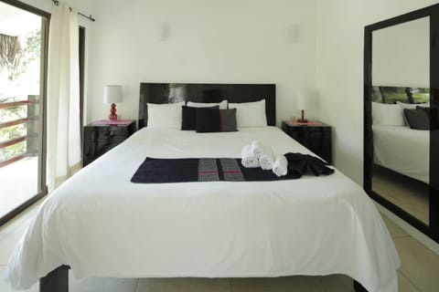 Junior Suite, Terrace | In-room safe, bed sheets, wheelchair access