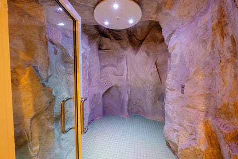 Sauna, steam room, body treatments, hot stone massages