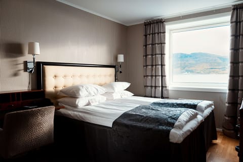 Suite (Master) | Desk, laptop workspace, free cribs/infant beds, free WiFi