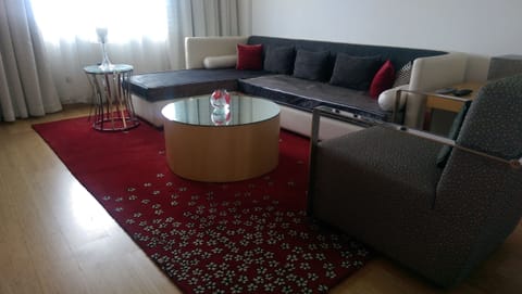 Executive Suite, 1 King Bed, City View | Living room | 32-inch LCD TV with digital channels, TV, DVD player