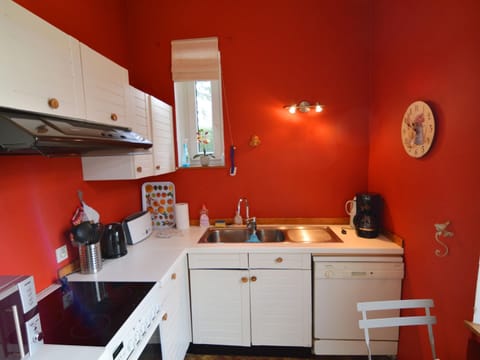 House | Private kitchen | Fridge, microwave, dishwasher, coffee/tea maker