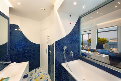 Royal Suite, Hot Tub, Sea View | Bathroom | Free toiletries, hair dryer, bidet, towels