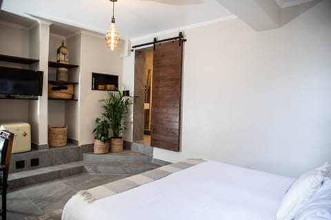 Standard Room | Egyptian cotton sheets, premium bedding, Select Comfort beds, minibar