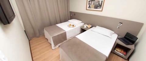 Deluxe Twin Room | Hypo-allergenic bedding, minibar, in-room safe, free WiFi