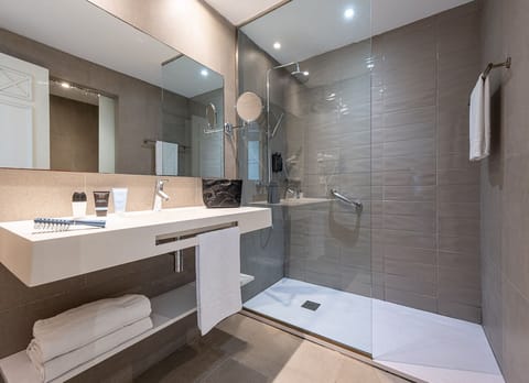 Minibar, in-room safe, desk, blackout drapes