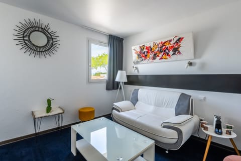 Double Room (Privilège) | Premium bedding, minibar, desk, soundproofing