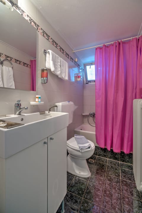 Deep soaking tub, free toiletries, hair dryer, bathrobes