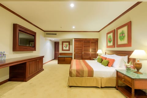 Deluxe Double or Twin Room, 1 Bedroom, Mountain View | 1 bedroom, Egyptian cotton sheets, premium bedding, minibar