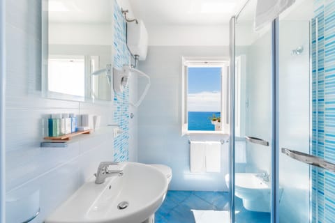 Superior Double or Twin Room, Terrace, Sea View | Bathroom | Shower, free toiletries, hair dryer, slippers