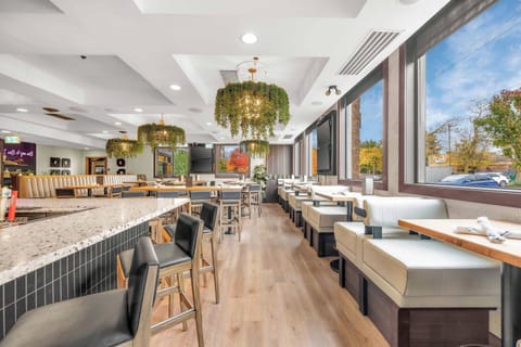 Daily full breakfast for a fee