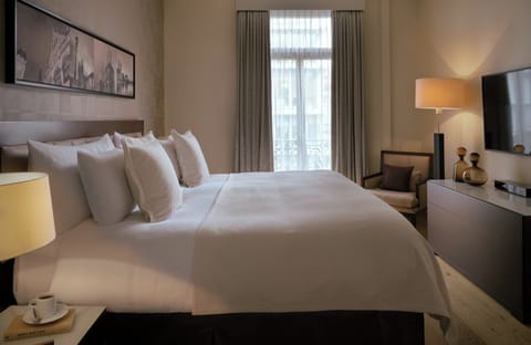 Junior Suite | Premium bedding, minibar, in-room safe, individually furnished