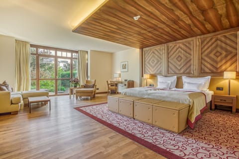 Superior Junior Suite Spa-Haus | Egyptian cotton sheets, premium bedding, minibar, in-room safe