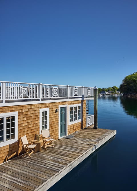 Room (Cora Houseboat) | Hypo-allergenic bedding, down comforters, individually decorated