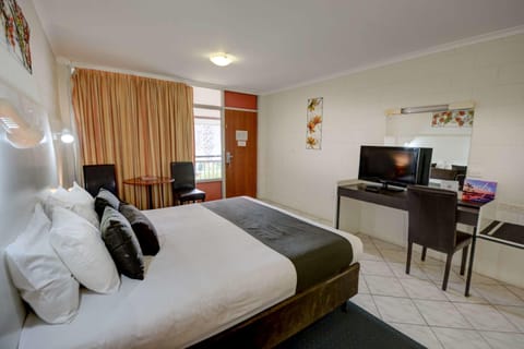 Deluxe King Room | Iron/ironing board, free WiFi, bed sheets, alarm clocks