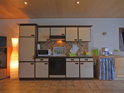 Apartment | Private kitchen | Cookware/dishes/utensils