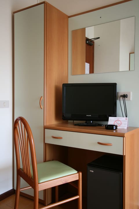 Single Room | In-room safe, desk, soundproofing, free WiFi