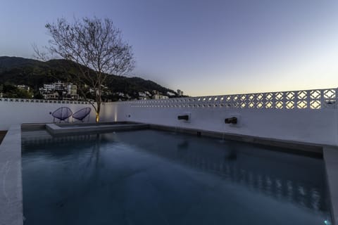 Outdoor pool, sun loungers