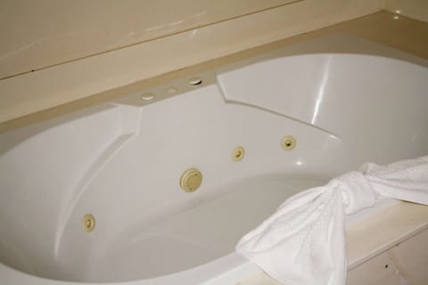 Individually furnished, desk, laptop workspace, blackout drapes