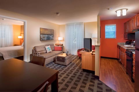 Suite, 2 Bedrooms | Premium bedding, in-room safe, iron/ironing board