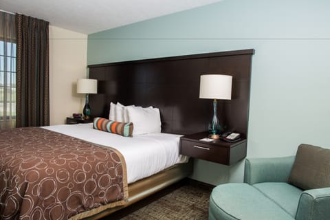 Premium bedding, in-room safe, desk, laptop workspace