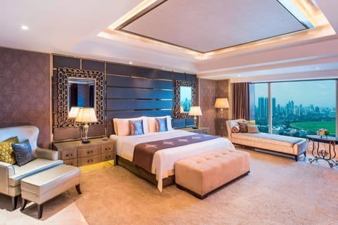 Presidential Suite, 1 King Bed (Skyline view) | Egyptian cotton sheets, premium bedding, pillowtop beds, minibar