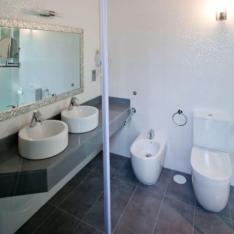 Suite | Bathroom | Designer toiletries, hair dryer, bidet, towels