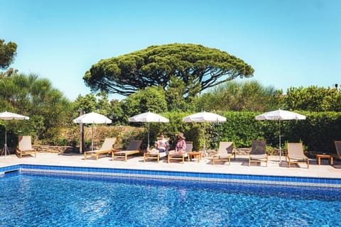 Seasonal outdoor pool, pool umbrellas, sun loungers