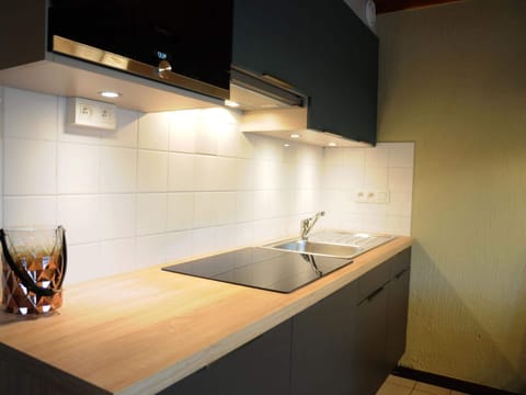 House | Private kitchen | Cookware/dishes/utensils