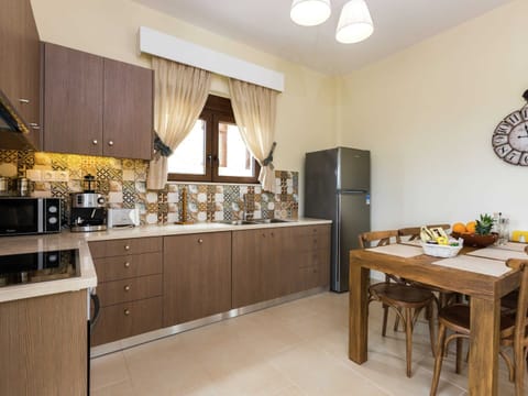 Villa | Private kitchen | Highchair, cookware/dishes/utensils