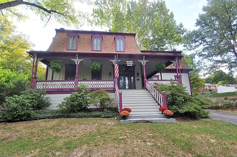 House, Multiple Beds (Manor at Berkeley Springs) | Exterior