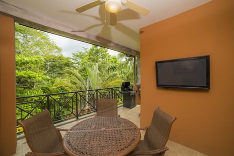 Deluxe Condo, 2 Bathrooms, Garden View | Terrace/patio