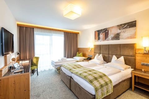 Comfort Triple Room, Balcony | Premium bedding, down comforters, minibar, in-room safe