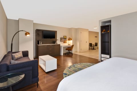 Suite, 1 King Bed | Premium bedding, in-room safe, desk, laptop workspace