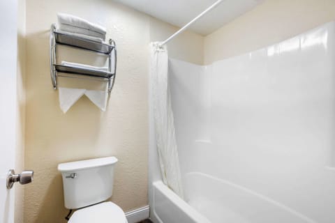 Standard Double Room, 2 Double Beds, Non Smoking | Bathroom | Shower, free toiletries, hair dryer, towels