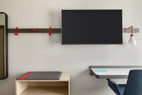 Pillowtop beds, desk, laptop workspace, blackout drapes