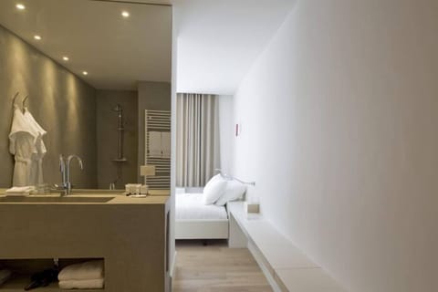 Select Comfort beds, minibar, in-room safe, individually furnished