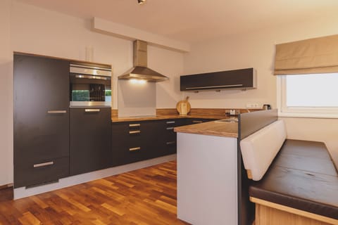 Family Suite (99 inkl. Tauern Spa) | Private kitchen | Stovetop, espresso maker, electric kettle