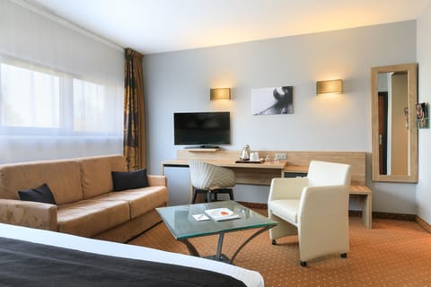 Deluxe Double Room | 1 bedroom, premium bedding, in-room safe, desk