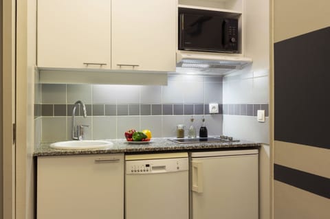 Apartment, 1 Bedroom | Private kitchenette | Fridge, microwave, stovetop, dishwasher