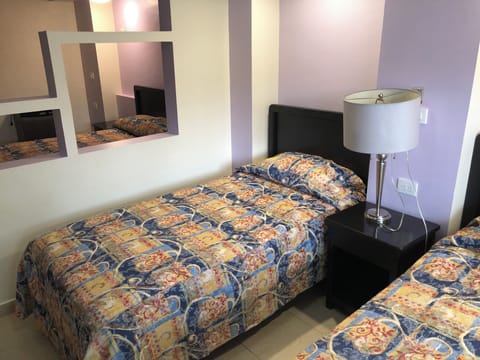 Standard Triple Room, 3 Twin Beds | Iron/ironing board, free WiFi, bed sheets