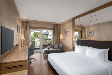 Deluxe Room | In-room safe, desk, laptop workspace, iron/ironing board