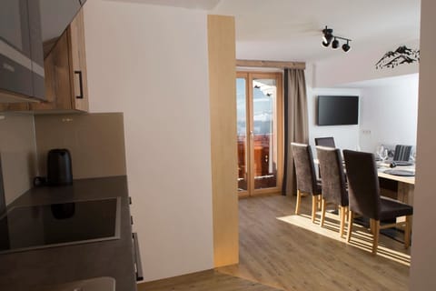 Apartment, 3 Bedrooms | Private kitchen | Fridge, microwave, oven, stovetop