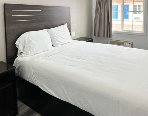 Down comforters, desk, blackout drapes, free WiFi