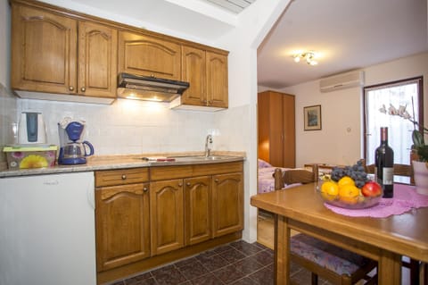 Studio, Terrace | Private kitchen | Fridge, microwave, stovetop, coffee/tea maker