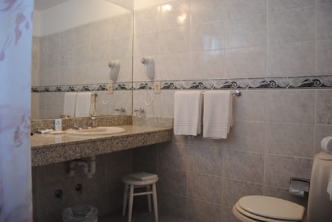 Standard Room | Bathroom | Rainfall showerhead, hair dryer, bidet, towels