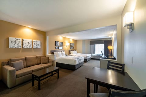 Suite, Non Smoking | Premium bedding, pillowtop beds, in-room safe, desk